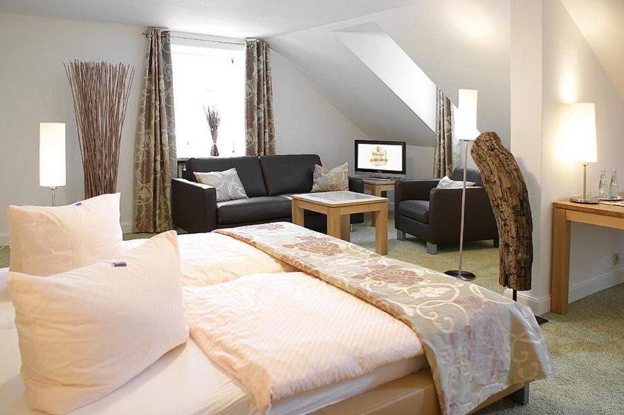 Hotel Zum Simonbraeu Bitburg Esterno foto