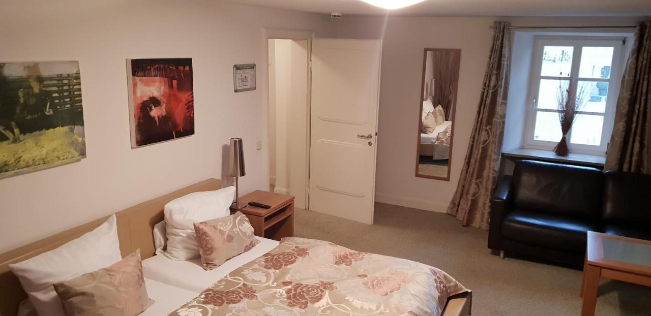 Hotel Zum Simonbraeu Bitburg Esterno foto